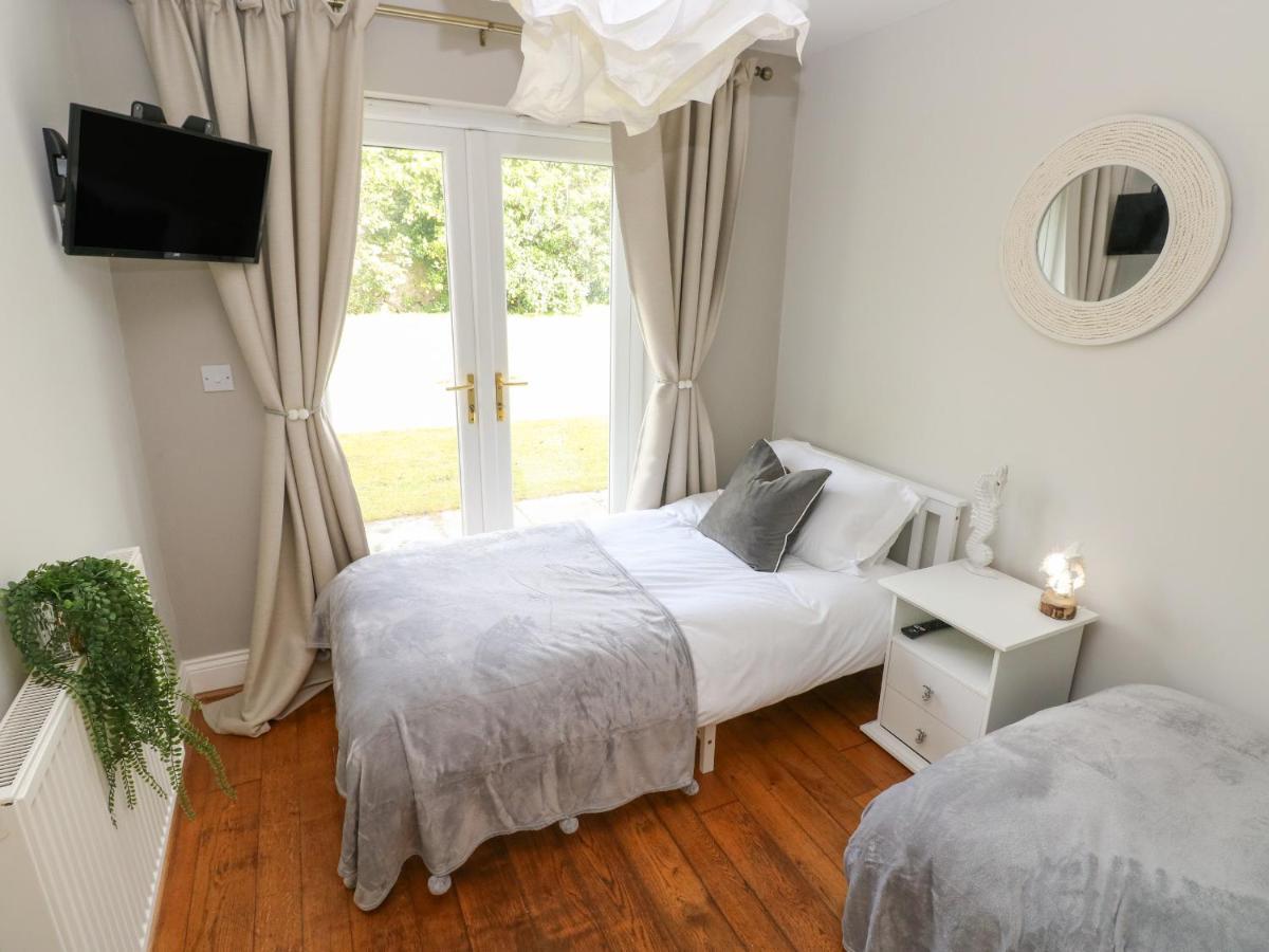 Seashells Apartment Тенби Екстериор снимка